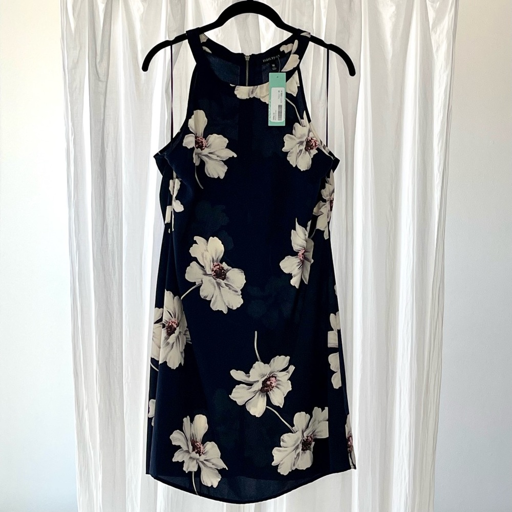 Lovely, lightweight, sleeveless dress. Beautiful for summer!